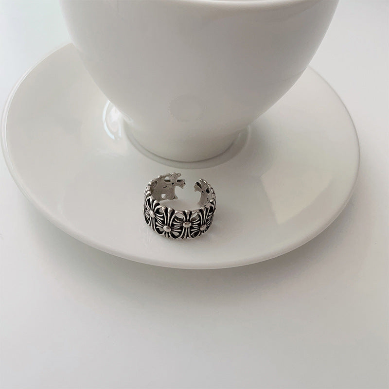 Clustered Crosses Ring